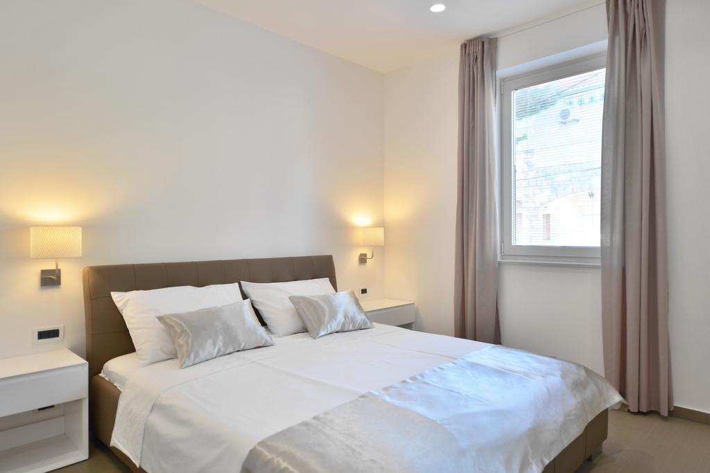 Chiponsky One - 5 Star Beachfront Property Bol Bagian luar foto
