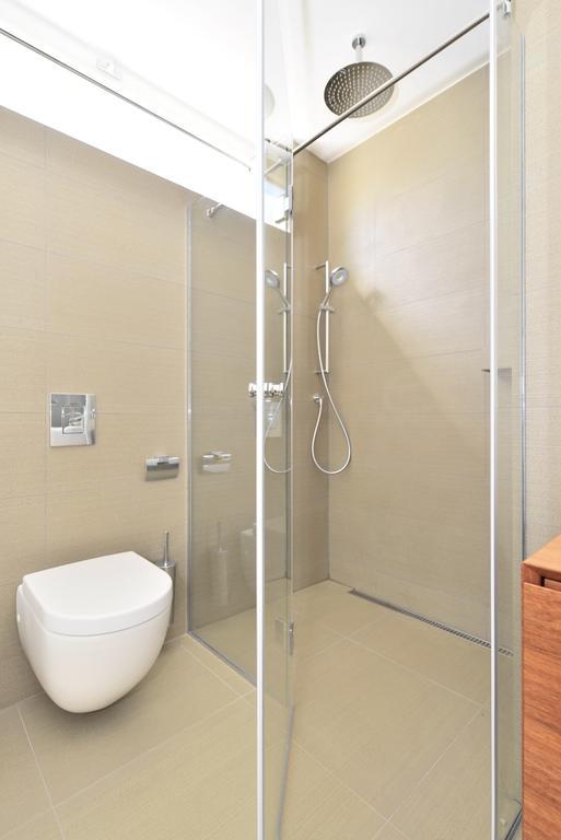 Chiponsky One - 5 Star Beachfront Property Bol Bagian luar foto