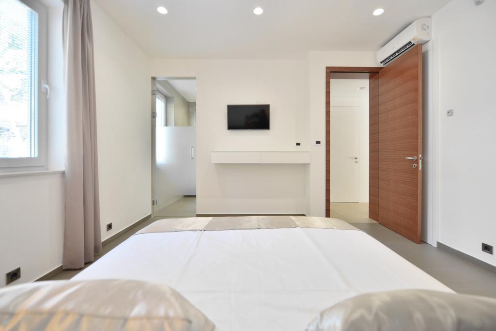 Chiponsky One - 5 Star Beachfront Property Bol Bagian luar foto