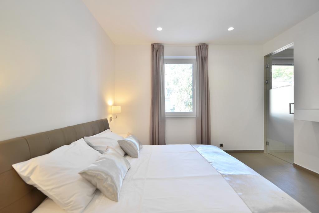 Chiponsky One - 5 Star Beachfront Property Bol Bagian luar foto